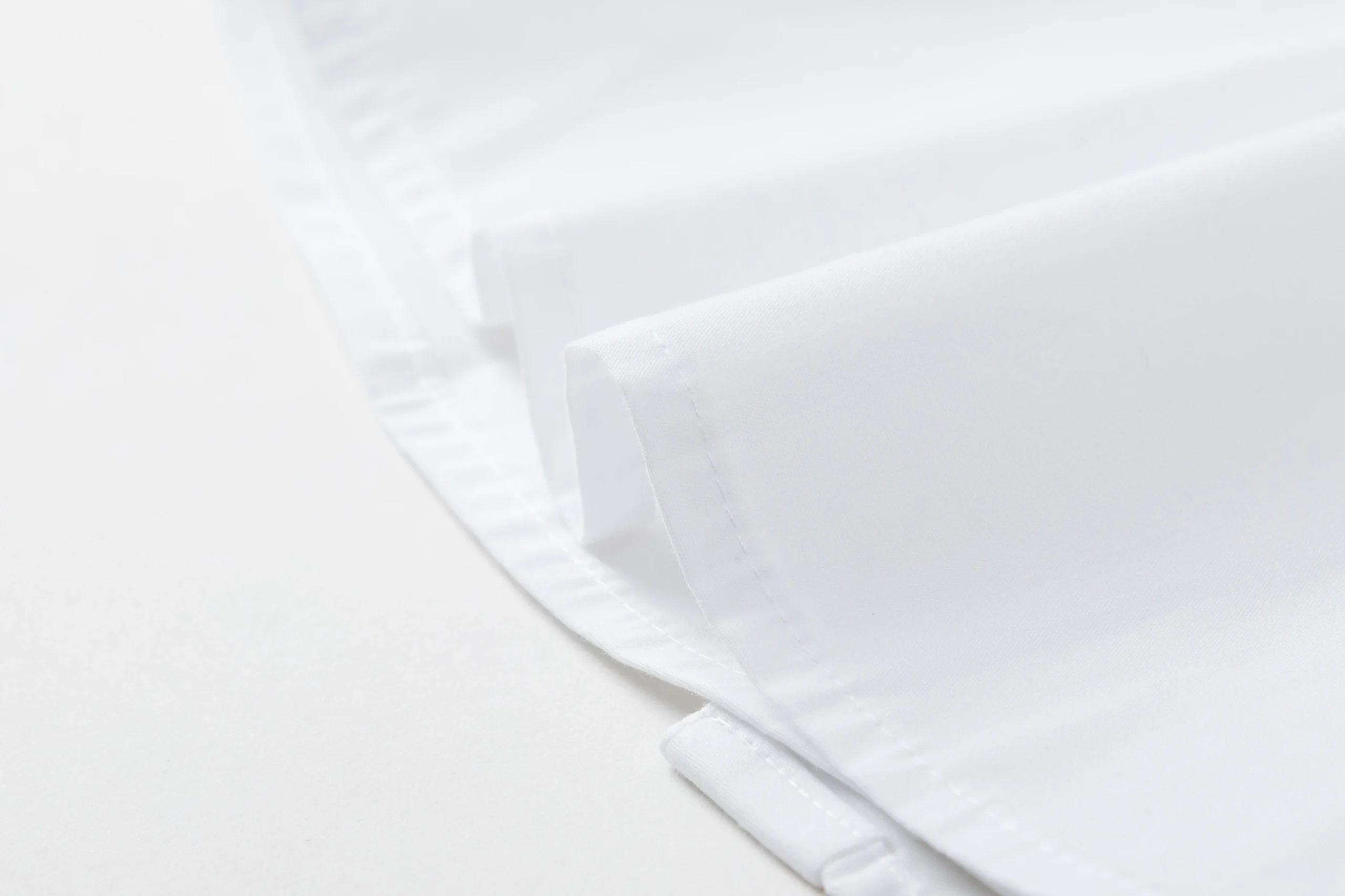 British Academy Girls’ Polar White Wrinkle-Resistant Long-Sleeved Shirt