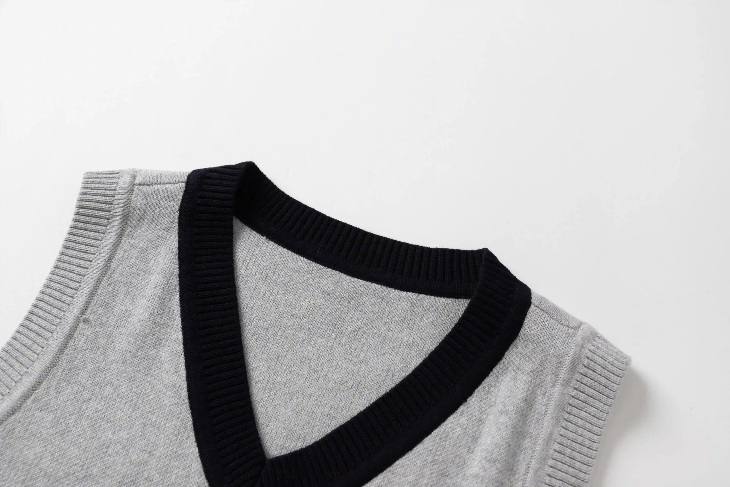 British Collegiate V-Neck Vest